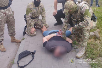 У Сумах затримано тренера дитячо-юнацького спортивного закладу, який вимагав у сусіда неіснуючий борг