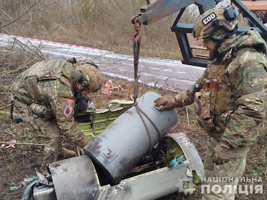 Вибухотехніки поліції знешкодили ракету Х-101, що не вибухнула