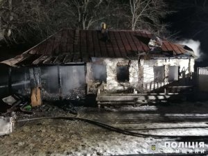 Ночью пьяный житель Сумщины ворвался в чужой дом и сжег его