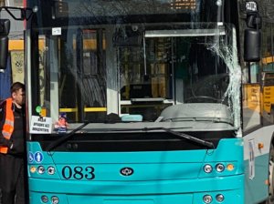 В Сумах один из новых троллейбусов попал в ДТП