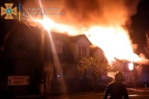 В Сумах тушили масштабный пожар в жилом доме по ул. Герцена
