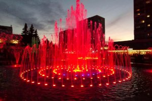 Демонтаж новых фонтанов на Театральной площади обошелся в 250 тысяч гривен