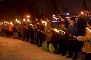 В Сумах состоялось факельное шествие в честь Степана Бандеры