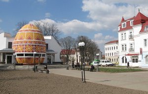 Пасхальное яйцо в Ровно весит центнер