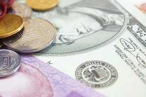 Нацбанк может ввести налог на обмен валюты до конца текущего года