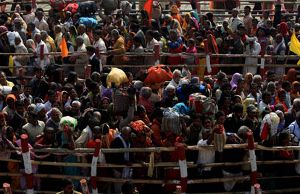 В Индии на религиозном празднике погибли более 20 человек
